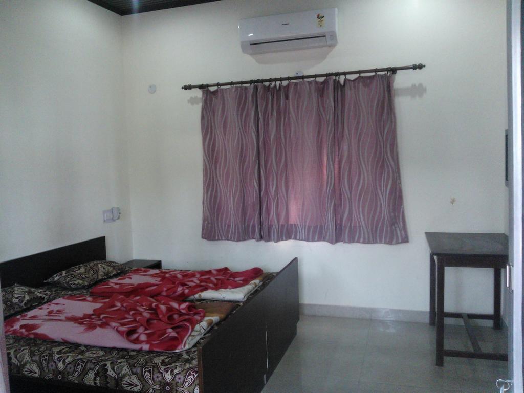 דהראדון Hotel Sukhsadan מראה חיצוני תמונה